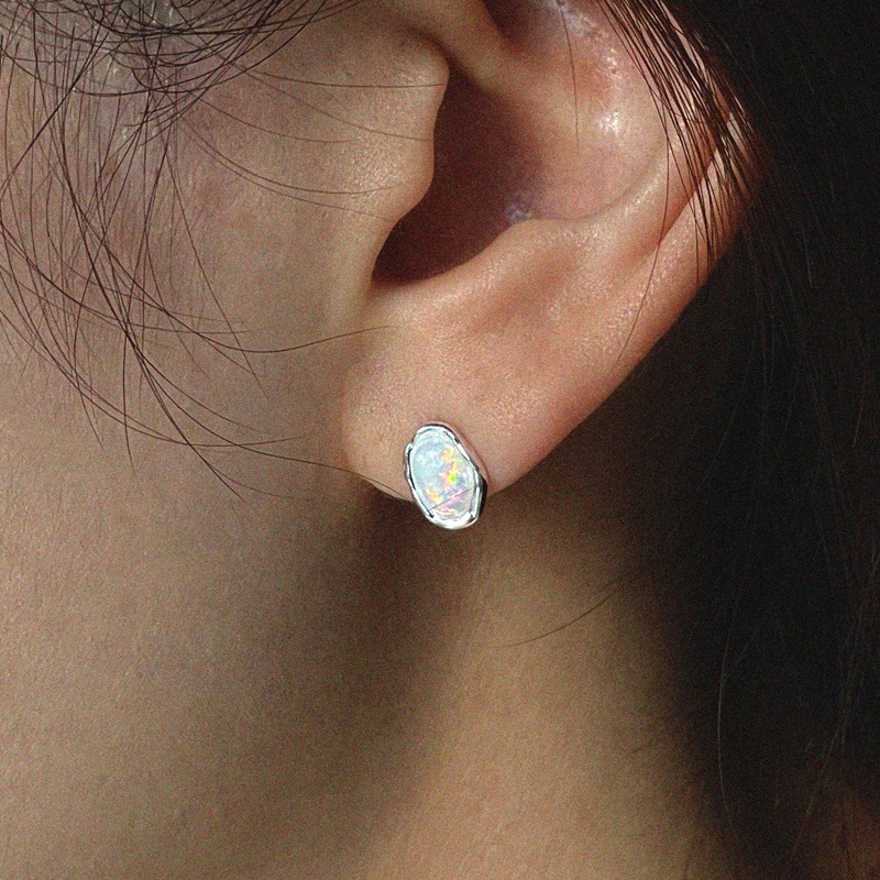 [자사몰 전용] silver925 white opal earring