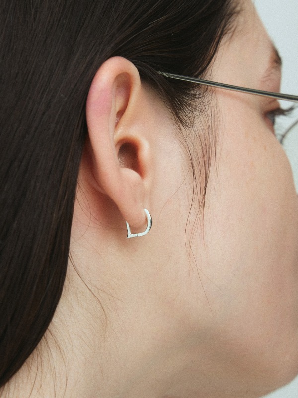 Mini D earring